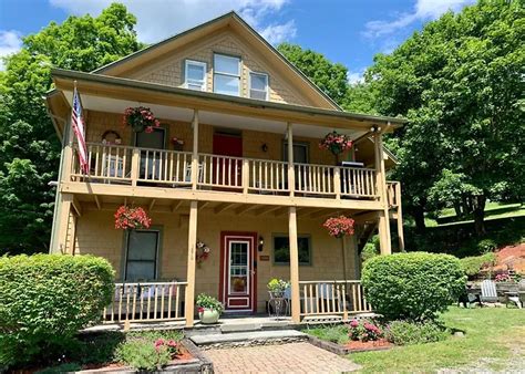The 10 best lodgings in Cooperstown, USA .